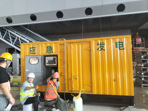 巩留怎样判断空气滤清器是否需要更换？